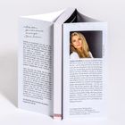 „Hallo Leben, warum auch immer es mir geht... Danke, beschrieben.“ Autorin Andrea Weidlich, Foto von Frau mit langen Haaren.