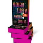 Buchstapel mit „Midnight Curfew” von Penelope Douglas in pink und orange, empfohlen ab 18 Jahren.