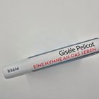 Buchtitel auf Buchrücken: "Gisèle Pelicot, EINE HYMNE AN DAS LEBEN", darunter Verlag "PIPER". Quer liegend.