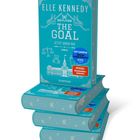 Ein Stapel blauer Bücher mit dem Titel "The Goal: Jetzt oder nie" von Elle Kennedy, verziert mit Eishockey-Motiven.