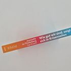 Buchrücken: "Wie gut wir sind, zeigt sich in Krisenzeiten". Namen: Jeannette zu Fürstenberg, Inge Kloepfer. Farbiges Design.