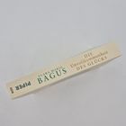 Buchrücken mit "DIE Unvollkommenheit DES GLÜCKS", "CLARA MARIA BAGUS", "PIPER", Nummer 32228. Beige Hintergrund.