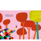 „Vögelchen, bist du im grünen Baum?“ Bunt-karierter Elefant zwischen orange-roten Bäumen mit blauen Punkten.