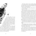 Seitenzahlen: 24 links, 25 rechts. Kapitelnummer 4. Illustration eines Tierkopfs, vielleicht eines Panthers, umgeben von fließenden Linien. Texte um die Illustration herum beschreiben eine Landschaft und Noahs Erlebnisse.
