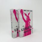 Zwei Bücher mit dem Titel "Die Känguru-Rebellion" von Marc-Uwe Kling. Ein pinkes Känguru hält ein Mikrofon.