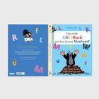 Ein fröhlicher kleiner Maulwurf vor blauem Hintergrund, umgeben von bunten Buchstaben und Schmetterlingen.