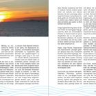 "Ankern am Cap Finisterre." Seiten 10 und 11 eines Magazins. Sonnenuntergang über dem Meer, ruhige Wasseroberfläche.