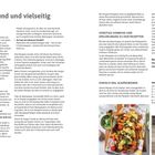Schnell, gesund und vielseitig. Airfryer-Rezepte: Gemüse, Fleisch. Bilder: bunter Salat mit Nüssen und ein runder Kuchen. Abkürzungen: cm, EL, kcal.