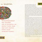 12. Kapitel. Der Versammlungssaal war überfüllt, und es herrschte ein solcher Lärm, dass man sein eigenes Wort kaum verstehen konnte. 

Illustrierte, verzierte Initialen in einem mittelalterlichen Stil umrahmen den Text. Rechts befindet sich ein detailliertes Muster.