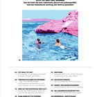 JETZT IST ERST MAL SOMMER! Zwei Personen im Wasser nahe rosa Felsen. Inhalte: Gespräche, Natur, Bücher, Filme.