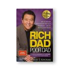 Buchtitel: „Rich Dad Poor Dad“. Abgebildet: Ein Mann im Anzug, lila Hintergrund, runder Störer mit „Seit 25 Jahren…“.