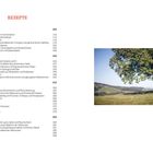 "Rezepte" in Rot, Liste von Herbst-, Winter-, Frühlings- und Sommergerichten mit Seitenzahlen. Rechts ein Baum auf Wiese.