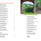 Text in Rot und Blau listet Wanderrouten mit Beschreibung und Seitenzahlen. Fotos zeigen eine Burgruine und Waldlandschaft.