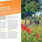 "Rund um den Sund", Radtour von Rügen nach Stralsund. Links Text über Fähren und Routen, rechts ein Fahrrad vor blühenden Blumen.
