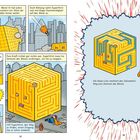 In einem Comic kämpft Superhirni gegen einen riesigen, wütenden Block in Klugstadt. Ein Labyrinth zum Zentrum ist markiert.