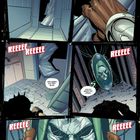 "REEEEE" tönt durch alle Panels. "Wir haben ein Problem." Hand greift Spiegel, heroischer Dialog. Gesicht mit Maske spiegelt sich.