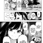 Comic mit drei Panels. Oben zwei Mädchen im Gespräch, eins schüchtern. Unten lächelndes Mädchen in Großaufnahme. Manga-Stil.