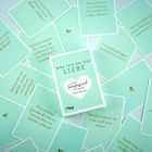 "Was ich an dir liebe: Das Fragespiel für beste Freundinnen." Karten auf hellgrünem Hintergrund, teils mit Fragen.