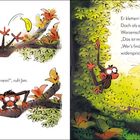 Illustration: Ein Affe lässt eine Banane fallen, trifft ein Warzenschwein, das sie gefunden hat. Bunte Waldszenerie.