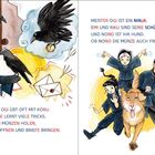 MEISTER OGI ÜBT OFT MIT KORU. Ninja und Schüler trainieren mit Raben und Hund. Fröhliche, dynamische Szene.