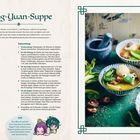 "Für 4 Portionen, Zubereitungszeit: 40 Minuten. Tang-Yuan-Suppe mit Gemüse in Schalen, bunte Illustrationen am Rand."