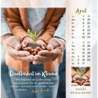 Kalender April 2027; Zitat: „Dankbarkeit im Kleinen…“ unter Händen, die einen Setzling halten.