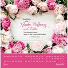 "Was bleibt, sind Glaube, Hoffnung und Liebe. Von diesen dreien aber ist die Liebe das Größte. 1. Korinther 13,13."  
Darüber hinaus umrahmen rosa und weiße Blumen einen hellen Hintergrund. Darunter ein Kalender für Juni.