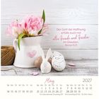 Zitat: "Der Gott der Hoffnung erfülle euch mit aller Freude und Frieden im Glauben. Römer 15,13." Vase mit Tulpen, Eier, Hase.