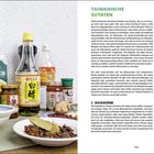 TAIWANISCHE ZUTATEN

Eine Auswahl asiatischer Gewürze und Saucen vor einer Wand. Texte über Zutaten, darunter Sojasauce und ihre Verwendung.