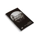 „SHE WAS AN ARCHITECT“ steht zentral. Darunter „ASTRA ZARINA“ und „HAZIE CANTZ“. Ein Schwarz-Weiß-Foto ziert das Cover.