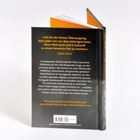 „Ich bin der festen Überzeugung...“ — Dalai Lama. Text über Frieden und Verantwortung. Buchrückseite, schwarzer Hintergrund, orangefarbene Akzente.