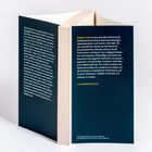 Ein Buchrücken mit Text über Debbie Frank als Astrologin, Lebensberaterin und Autorin. Webseite: www.debbiefrank.com