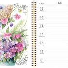 Blumenillustration mit Hortensien und Rosen; handgeschriebene Texte über Blumen. Rechts Kalender für Juli, Woche 28.