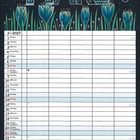 "MÄRZ" steht groß oben, umgeben von Regentropfen und blauen Blumen. Darunter ein Kalender mit Tagesfeldern und Wochennummern.