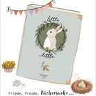 "Friede, Freude, Büchersuche... Little by little." Ein Buch mit Kaninchenillustration, Blumen und einem Nest mit Eiern.