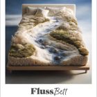 "FlussBett", Januar 2027. Ein Bett mit Gras und fließendem Wasser als Decke, gleicht einer Flusslandschaft.