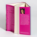 Ein Buch mit einem pinken Buchrücken. Links Text über eine Geschichte. Rechts eine Biografie und ein Foto von Helena Barop.