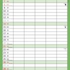 Kalender für März mit Tagen und Wochen, oben Figuren in bunten Kleidern, unten bunte Eier und eine Figur mit Hasenohren.