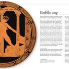 "Einführung" steht über einem Text über die Geschichte Griechenlands. Links ist eine antike griechische Illustration.
