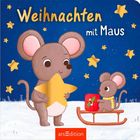 Text: "Weihnachten mit Maus". Zwei Mäuse, eine hält einen goldenen Stern, die andere sitzt mit einem Geschenk auf einem Schlitten.