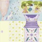 Eine Illustration mit Feen und Einhorn. Blüten und Ranken verzieren den Hintergrund. Ein violetter Vorhang und Treppe im Bild.