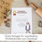 "Keksbäcker-Wichtelurkunde. Gratis-Vorlagen für verschiedene Wichtelurkunden zum Download."  
Illustration: Wichtel, Kekse, Nüsse und Teigroller.