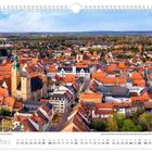März, Blick auf die historische Altstadt, Kalender mit Bild einer Stadt mit roten Dächern und Kirchturm.