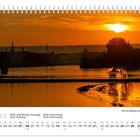 Kalenderblatt März: Termine wie Frauentag am 8.3., Karfreitag am 26.3., Ostertermine Ende März. Sonnenaufgang über Wasser.