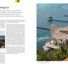 Texte: "Bamboo Temple", "Draufsicht auf das wellenförmige Dach des Bambustempels vor der Karibik." Bild zeigt wellenförmiges Bambusdach an blauem Meer.