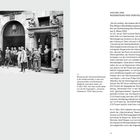 „Es ist vorbei, sie haben die Macht“ – Von Hitlers Machterübernahme am 30. Januar 1933 bis zur Erstürmung des Gewerkschaftshauses am 9. März 1933.

Links eine historische Fotografie mit Männern in Uniform vor dem Eingang eines Gebäudes. Rechts Text über politische Ereignisse 1933.