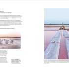 "Die Salinen von Marsala, wo das Meer seine Schätze schenkt" beschreibt historische Salinen. Bild zeigt rosa Wasserbecken.