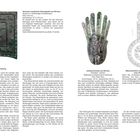 Verzierte urartäische Schutzplatte aus Bronze. Jochzierscheibe aus Bronze. Rekonstruktion eines Schmuckbehangs.