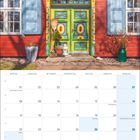 Kalender für März 2027 mit buntem, dekorierten Hauseingang in Rot, Blau und Grün darunter.