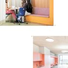 82, 46 oben: Drei Personen an einem Tisch, orange Sitzbank.  
48 unten: Raum mit orangefarbener Küche und Esstisch.